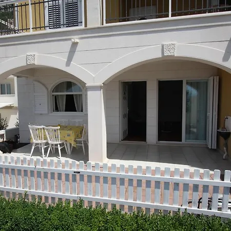 Ambiente Mit Pool Apartment *