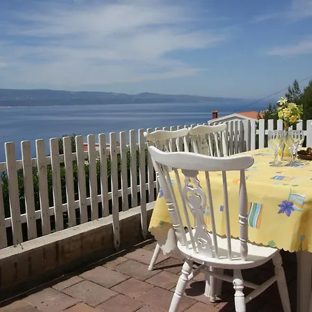 Ambiente Mit Pool Apartment