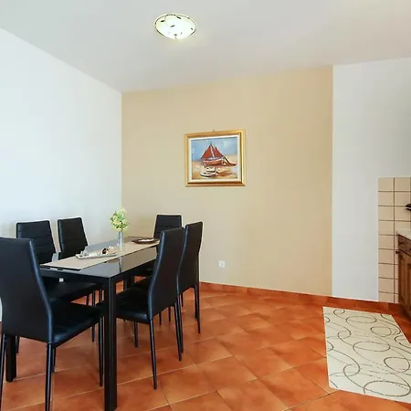 Apartment Ambiente Mit Pool *