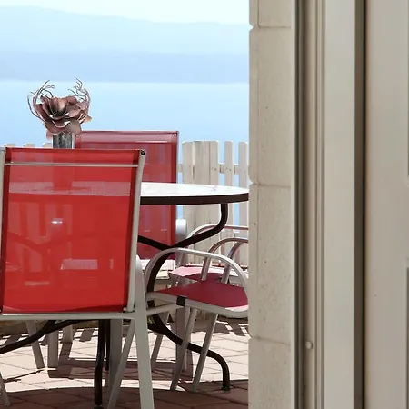 Ambiente Mit Pool Apartment